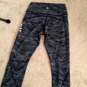 Lululemon x Soulcycle size 8 black white leggings